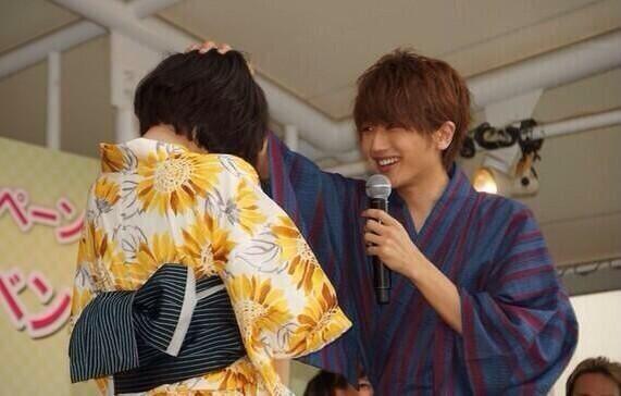 AAA_Moso's tweet photo. 西「そっか、失恋したのか」
「…うん」
西「泣くなって！」
「…うん、」
西「他にいい男いっぱいいるよ！
だから元気出せって！」
「…ありがと」
西「よしよし。」 http://t.co/3CsMqPu65v