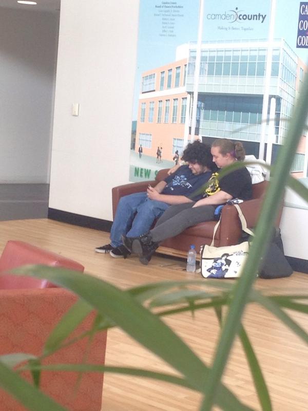 CCCNoobs's tweet photo. #lovebirds #nooblove #ccclove http://t.co/jaBt1Z4nY2