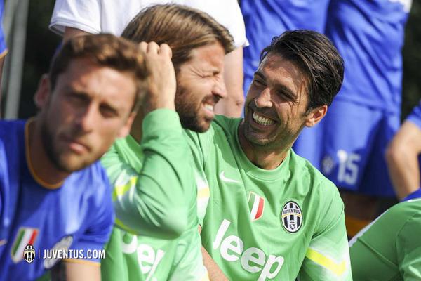 juventusfcen's tweet photo. This season's second strip also made an appearance during this afternoon's photo shoot! Is it to your liking? http://t.co/wluwrBj2Q8