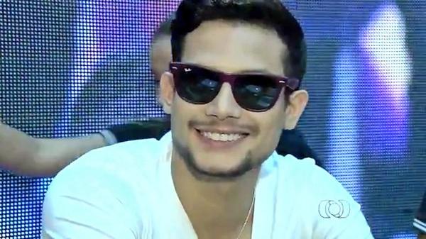 anjosdonovaes's tweet image. TV Anhanguera: @IsraelNovaes surpreende fãs que foram ao Stand Villa Mix GO 😃 g1.globo.com/videos/goias/t…