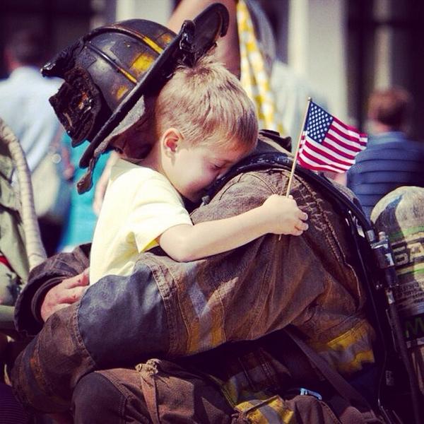 justinfields2's tweet image. Priceless picture! Never forget 9/11.