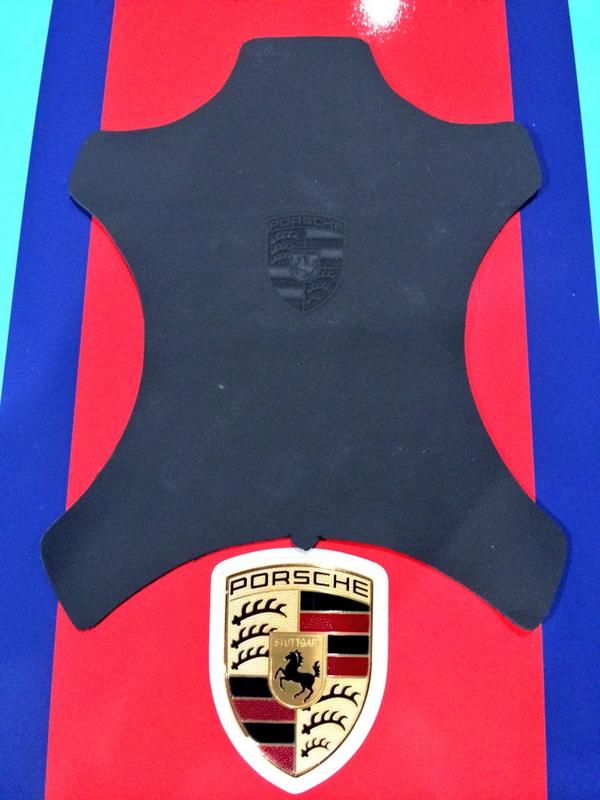 TomCoronel's tweet photo. RETWEET and will give away 2 @Porsche #Amsterdam leather mousepads after an event here. Black or beige one? http://t.co/ztzNZkay3q