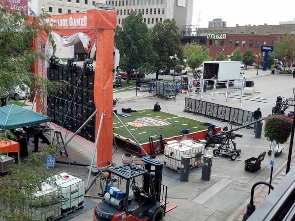 Daverick34's tweet image. Auxiliary set...or where #SamPonder hangs out!  #Gameday