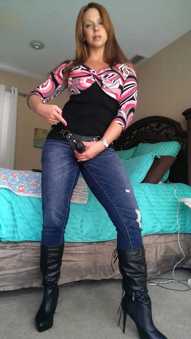 You'd look good with my cock in your mouth!  Come serve me on niteflirt! http://t.co/2vtw46Jl0x<a href="/tag/finally"class="tags"><span>#finally</span></a>