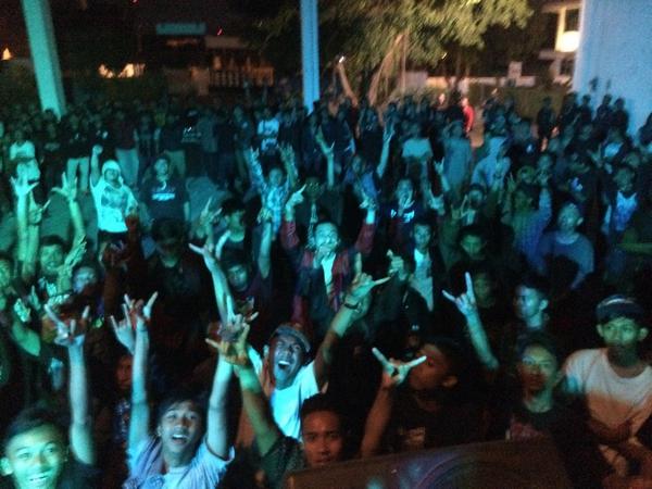 Thank U so fukkin much Yogya for a blast!!! Hope to see U guys soon again!
<a href="/dyingdistortion/">Dying Distortion</a> <a href="/LoudlyLoud_/">LOUDLYLOUD</a> @Edisanmusic