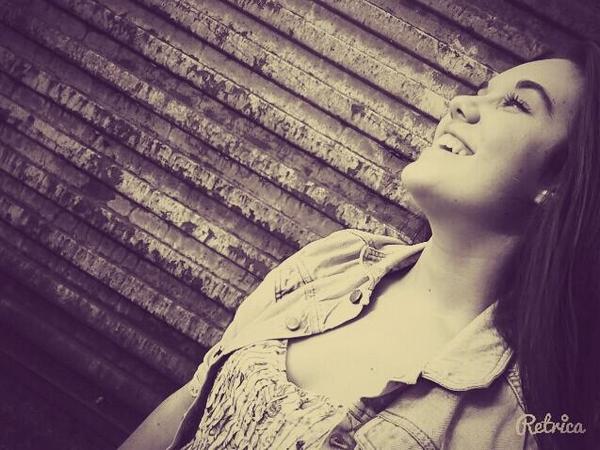 Paulamoran98's tweet photo. Vive! http://t.co/a34FOZI2yV