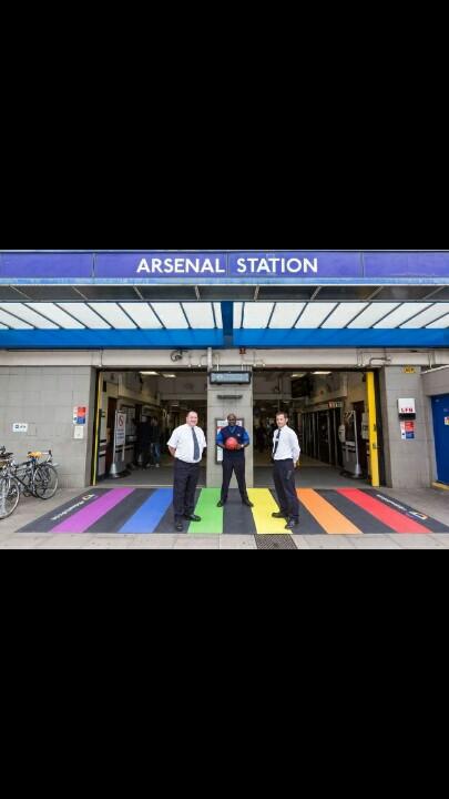 PainInTheArse's tweet image. So here's what the outside of Arsenal tube station will look like this weekend in support of Rainbow Laces. Immense