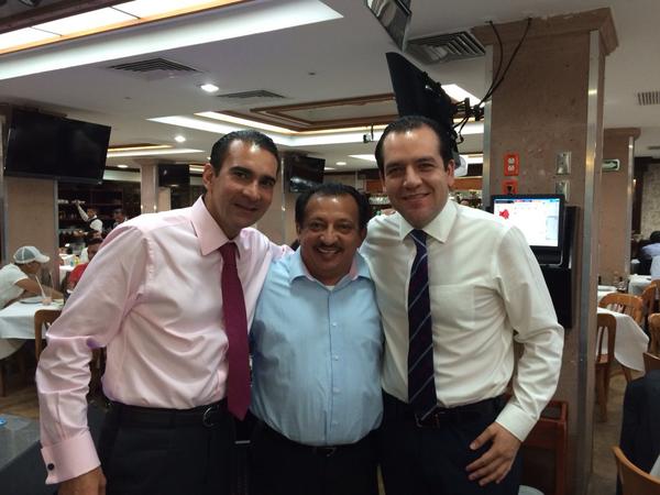 ralbores's tweet photo. Con mi amigo y compañero senador @lamelgar y mi amigo el Pochitoque! http://t.co/hEmGgNIgFk