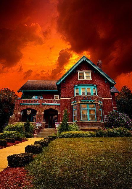 DiscoverWI's tweet photo. Haunted #Wisconsin: 13 Things To Do This #Halloween: http://t.co/78SjLDqPpx http://t.co/M1WfiVYaes
