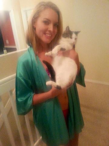 Pixie_Primal's tweet photo. @Primal_Fetish @CosimaXxx The Cat Whisperer. http://t.co/0XwxWkOKxW