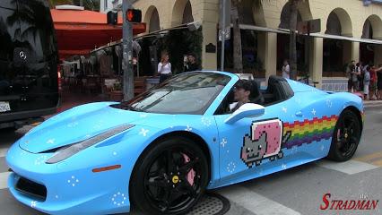 presuel's tweet photo. El aclamado @deadmau5 se ha dado de alta como conductor de #Uber. ¿Te gustaría que te recogiera en esto? http://t.co/tcyhLWGJkS