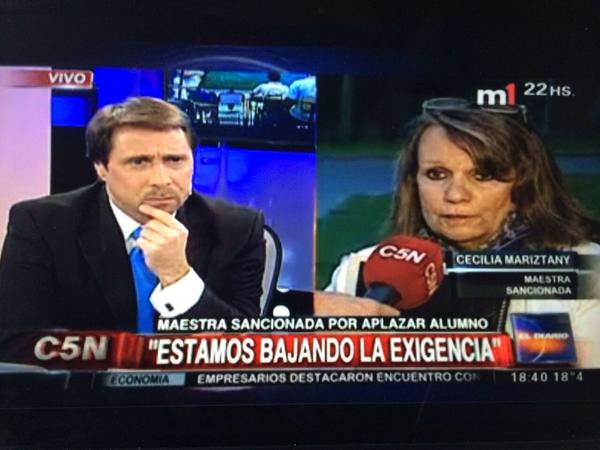 Mi vieja, peleando por una educación mejor! #VamosVieja #FelizDiaDelMaestro cc <a href="/CMaristany/">Cecilia Maristany</a>