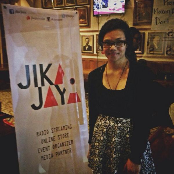 Terima kasih <a href="/JikaJaya/">Jika Jaya</a> <a href="/JikaJayaRadio/">Jika Jaya Radio</a> <a href="/SoeltanCafe/">Soeltan Cafe</a> for having me last night! 😊🎤🎹🎸