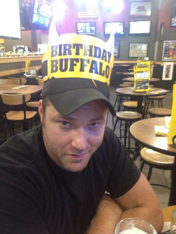 ashleyebee's tweet photo. My birthday buffalo wish u were here @HuntingtonsD_ http://t.co/y4sZWA1l2E