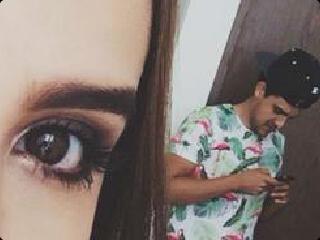 DanceAndBf's tweet photo. @Sergecast @yuyacst el fichis siempre infiltrado en la sensual foto de la yuyis http://t.co/8fjcVznMU2