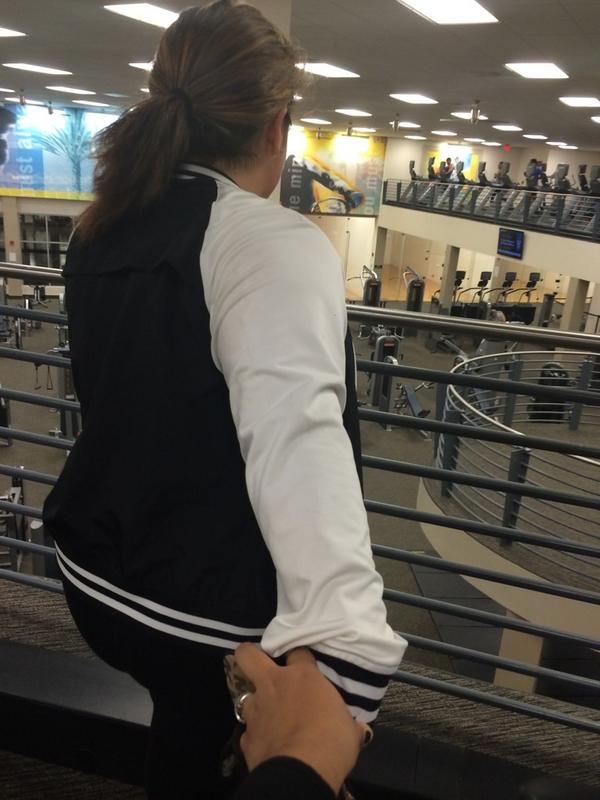 QueenOfThe7Seas's tweet photo. 😍 Close enough 😂 #NewDedication 💪👭👑👑👯👯💖💖💋 @LAFitness http://t.co/umixRq2B8H