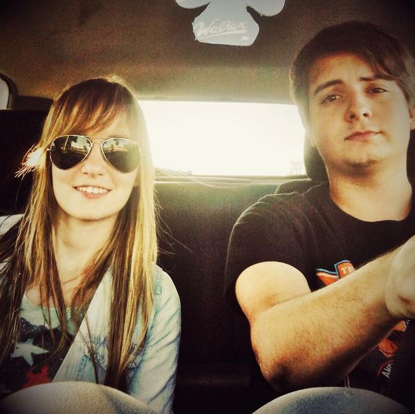 Shir314's tweet photo. @garfa92 #Hola #Volve #Gracias :) http://t.co/ohxysakrpe
