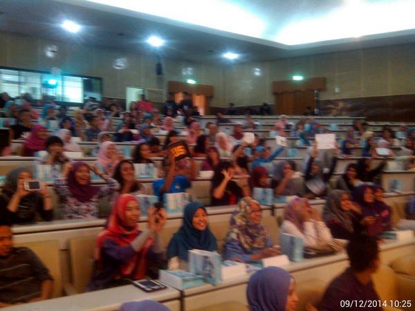 ADW_TULUS_IPB's tweet photo. Here we go! Welcome to the one and only, TULUS!!! #MnGTulus http://t.co/UE4BSeAXzE