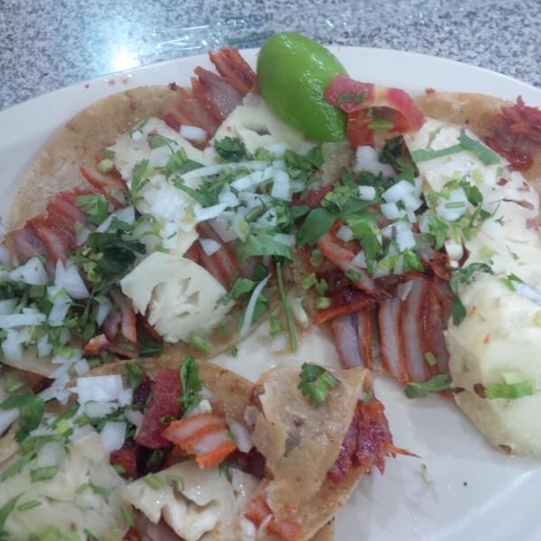 LoopsBon's tweet image. Los mejores tacos al pastor del universo universal!!! #loschavos