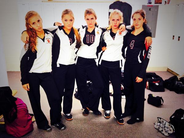 carabardon's tweet photo. I love my senior citizen friends ❤️ @marykatealbert @EliseSuttner @KathrynAukerman @delaneyhaese http://t.co/CuODISzVhj