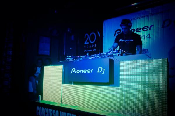 ReddsColombia's tweet photo. #LetsDry @PioneerDJCol http://t.co/msUDPENI3Y