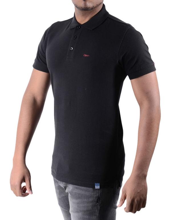 This men’s Polo is composed of 100% cotton. Available in three colours

tinyurl.com/knum5cq

#DIE #Designerpolo