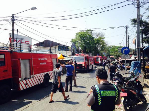 Kebakaran pasar sederhana bandung! <a href="/infobdg/">BANDUNG ᮘᮔ᮪ᮓᮥᮀ</a>