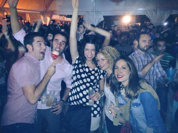 bodajugones's tweet photo. El regreso de Camela by @Nyto_85 ¡Nunca debí enamorarme, vivir sin ti cariño lo que me esta costando.. #BodaJugones http://t.co/AAmPiMx6vM