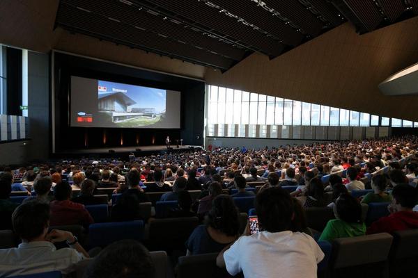 EPFL_en's tweet image. Today is the first day for almost 1500 new students at #epflcampus #welcomeday