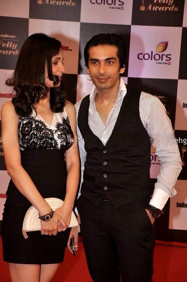 BesstMoNaya's tweet photo. Soooo Cuute MoNaya !! 😃😍😍❤️❤️❤️ Indian Telly Awards 2014 ! @officialsanaya  @itsmohitsehgal http://t.co/OI9GxmWSZh