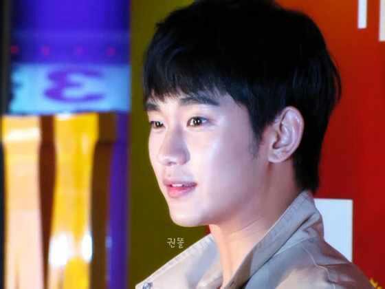 BxUi62PCAAACJ1a.jpg:large