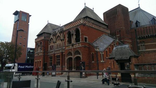 markydeedrop's tweet photo. If you're ever staying in Stratford I can #highlyrecommend the @ArdenHotel ..you couldn't be closer to @TheRSC http://t.co/O5jNlgsYXc