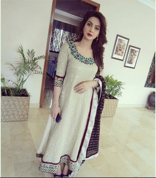 Saba Qamar tweet media