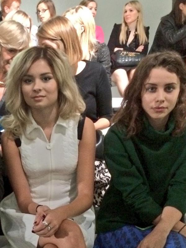 ModusBPCM's tweet photo. @ninanesbitt @billiejdporter front row @Jackiejslee #lfw #SS15 #moduslive http://t.co/wzSEjolw3u