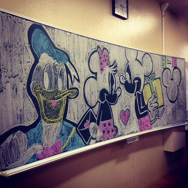 しあん 今日は りょうすけと分須とずっとコレ書いてた 疲れました そして 文化祭 俺は出ませんが 2日目はいま す 文化祭 黒板アート Disney 本庄東 3 10 Http T Co Lbddk4qwpi