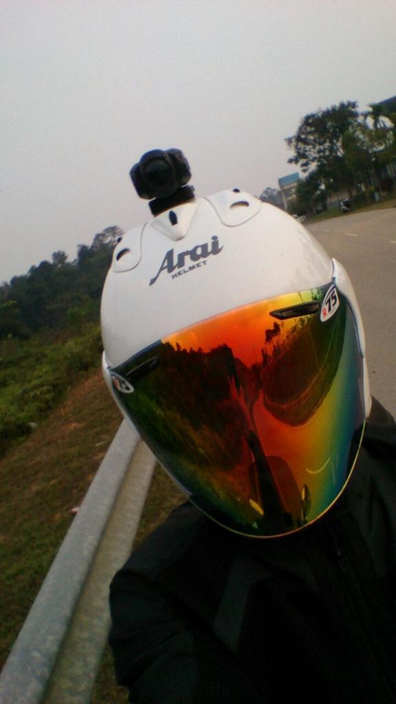 onelegKH's tweet photo. Ride on!
#arai #driftcamera http://t.co/54Tt4uJuMc
