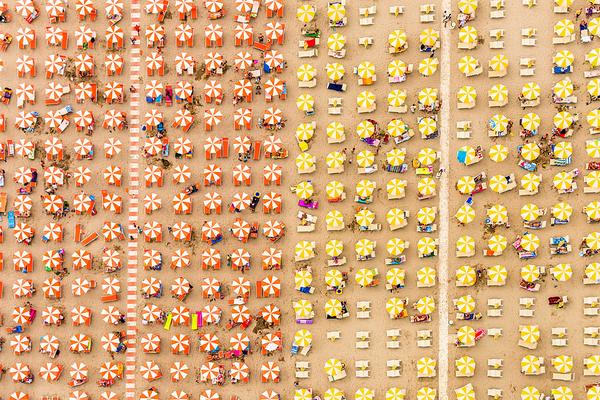 MyArtMakers's tweet image. Adria : une station balnéaire italienne vue du ciel ! by Bernhard Lang buff.ly/1tGEmxE #photography #beach