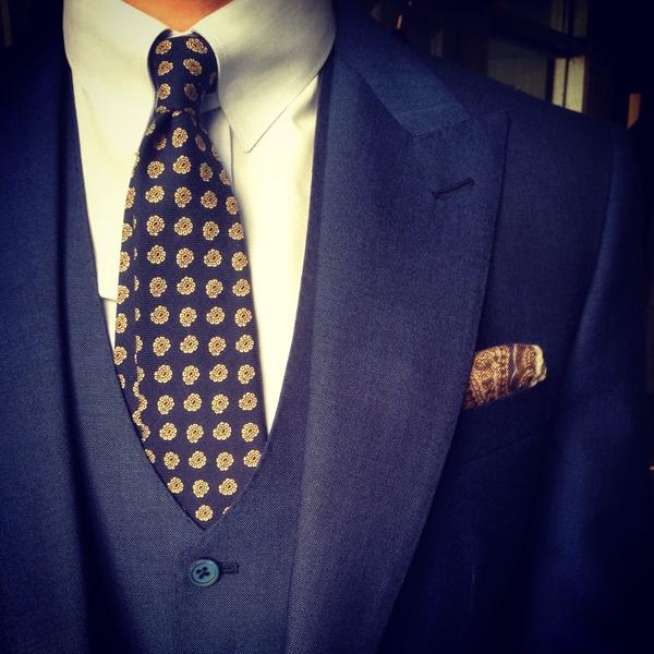 THOM SWEENEY on Twitter: "Details. 3piece cobalt peak lapel suit, powder  blue tab collar shirt, #RRL vintage tie. #thomsweeney #menswear #style  http://t.co/jBwFHgUB6L" / Twitter