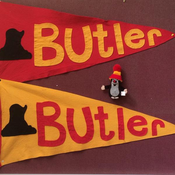 jbjcr_durham's tweet photo. Getting fired up for Freshers' Week in the office. #ButlerMoments #butlerfreshers #RedAndYellow #Mole http://t.co/giBemu9aDI