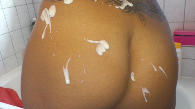 VOTE VOR ME!! http://t.co/gTuP5vZ0ns http://t.co/e3lykWjjBS