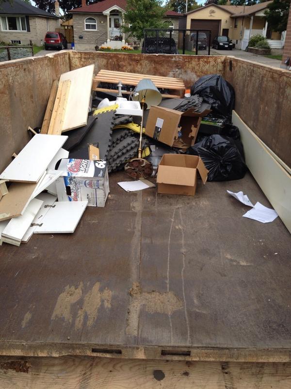 JeffBoadway's tweet image. Today I'm @garyalanmcgowan labourer. #cleanitout