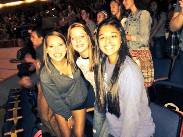 roospanish's tweet photo. Pep Rally at #WHS was AAAMAZING! Way to go #Roos! 👍🎉💙 #roopride #greatkids http://t.co/2zyruTtpeT