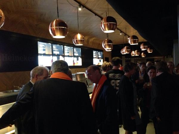mediumrawwrr's tweet photo. #VIPlounge #neddcteam #DavisCup #minorbse http://t.co/GrX7uaHDKD