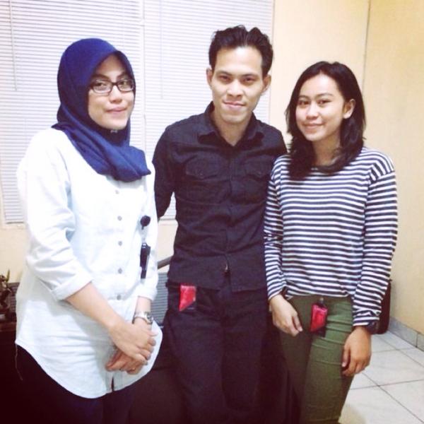 AldiSky's tweet photo. "There's always great woman behind all great agency." #InsideBlackstone w/ Gabby &amp; Namira @BlackstoneID http://t.co/Q362Q1XQhj