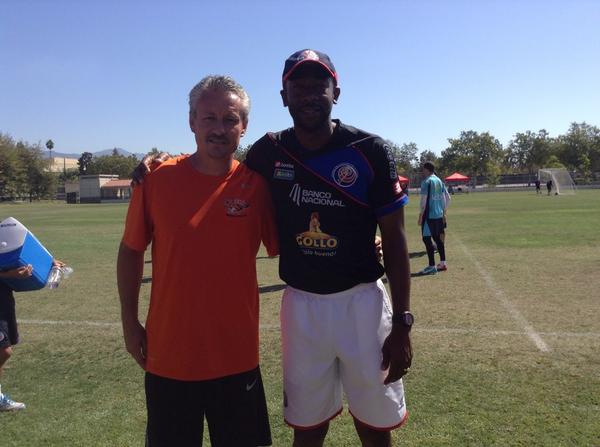 CaltechSoccer's tweet photo. Rolo with the head coach of the Costa Rica national team Paulo Wachope who played in two World Cups http://t.co/lXi7TGnr18