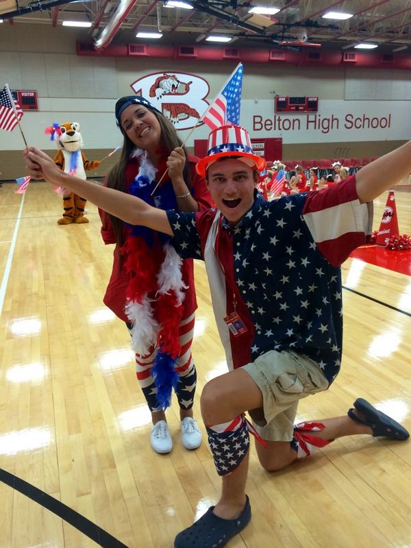randypittenger's tweet photo. We are ready for the BHS pep rally! #BritPax #GoTigers #ILoveBelton! http://t.co/rDD4kh3LUI