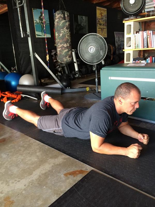 brettjdavis's tweet photo. The plank great core exercise for flat abs! http://t.co/my1dsEfIHI