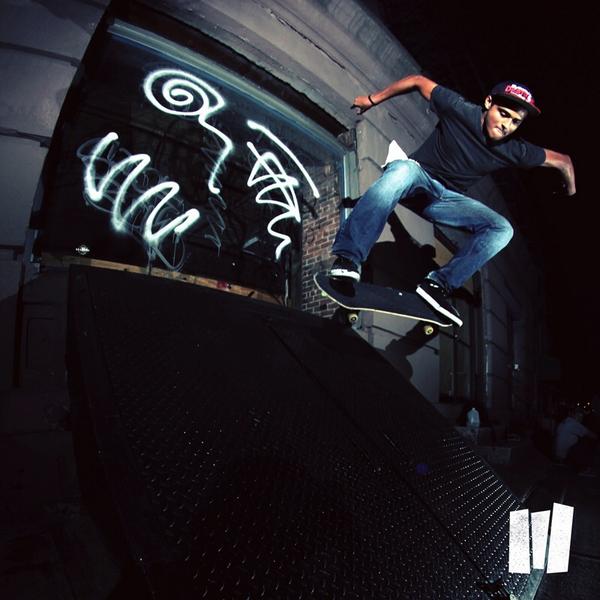 MusicSkate's tweet photo. More #music from Austin Sierra &amp; @ocramhernandez (photo). Wish em luck at #wildinthestreets at #LESpark this weekend! http://t.co/vNz3yzSstL