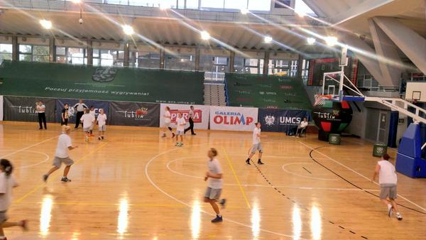 AZSUMCS's tweet photo. No to zaczynamy! #goAZS http://t.co/hYISxFex09