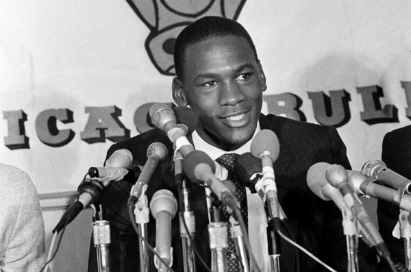 jjacobs369's tweet photo. “@BleacherReport: 30years ago today, M. Jordan signed his rookie deal with the Bulls http://t.co/Cvd3TaZ6EX http://t.co/8izQEgxJSS”@newms13